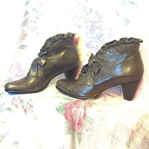 BZ Moda vintage leather booties, Size 41 EU, fit like 9.5